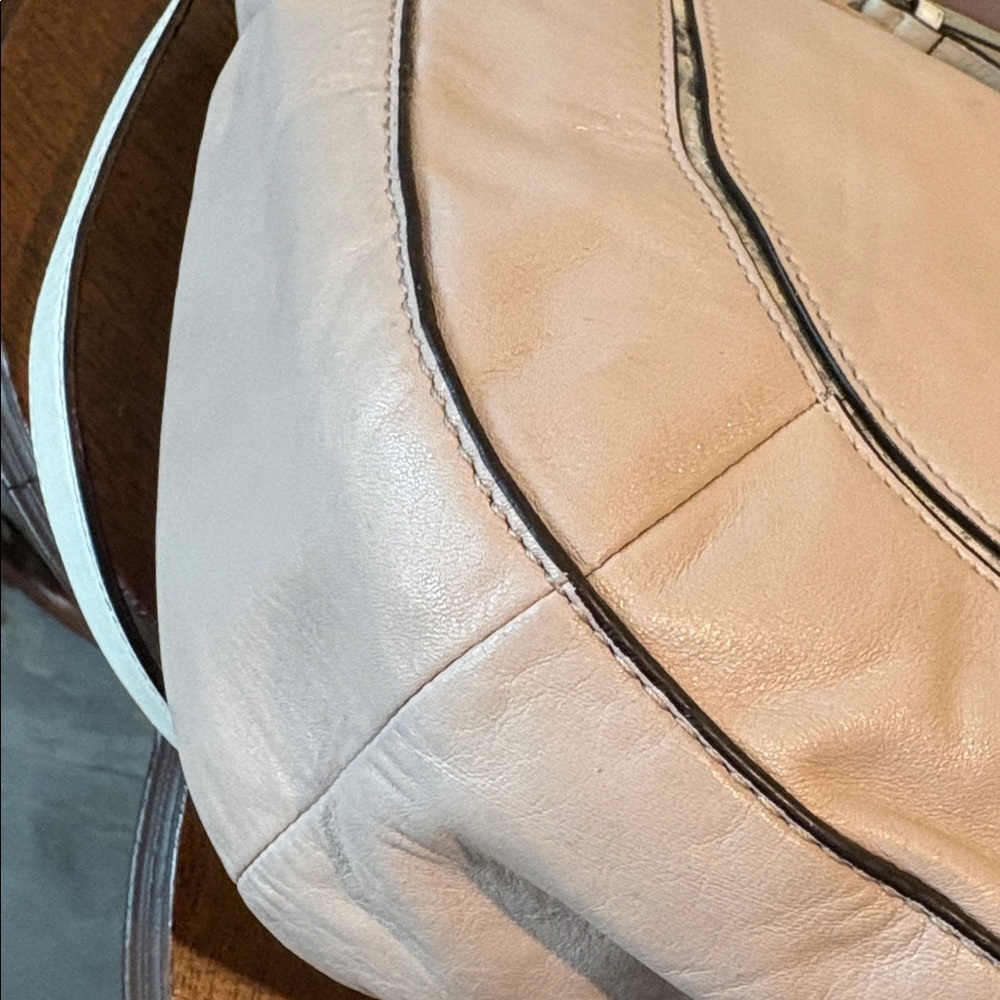 Coach Kristin shoulder/cross body bag pearlescent beige pink white snake skin - Picture 15 of 17